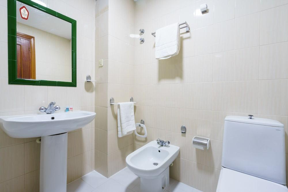 Oyo Hotel Costa Andaluza Ella Dış mekan fotoğraf