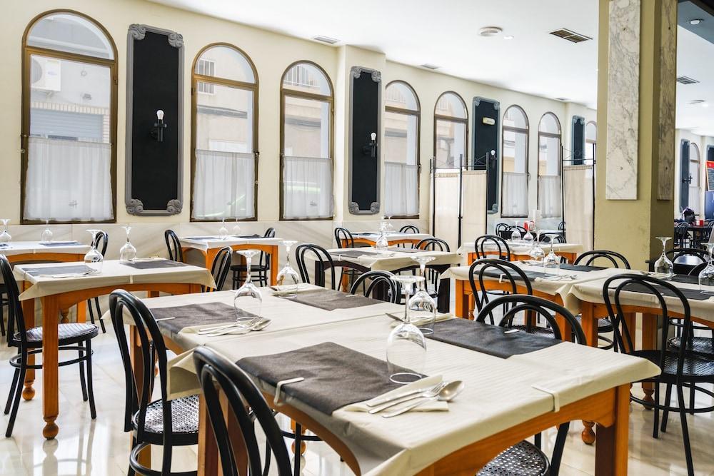 Oyo Hotel Costa Andaluza Ella Dış mekan fotoğraf