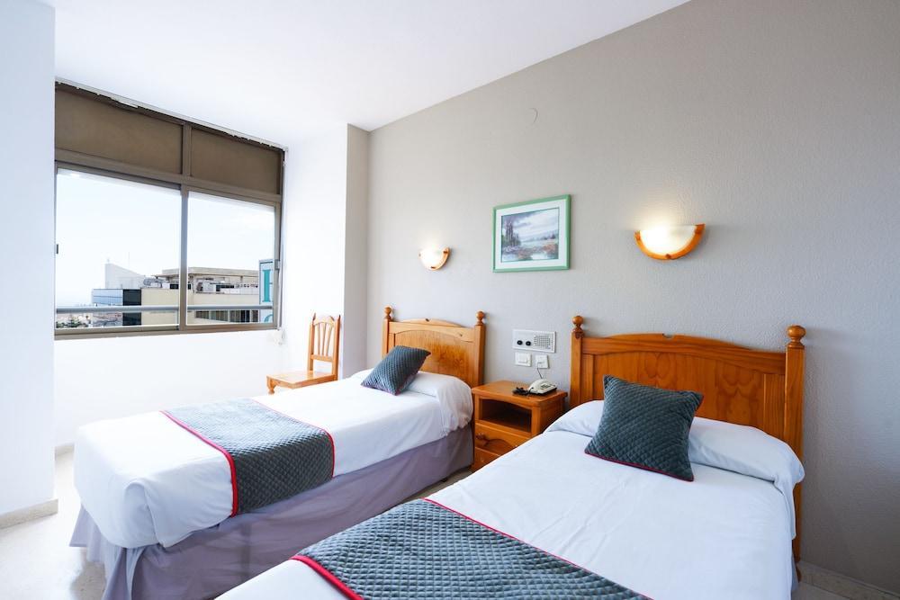 Oyo Hotel Costa Andaluza Ella Dış mekan fotoğraf