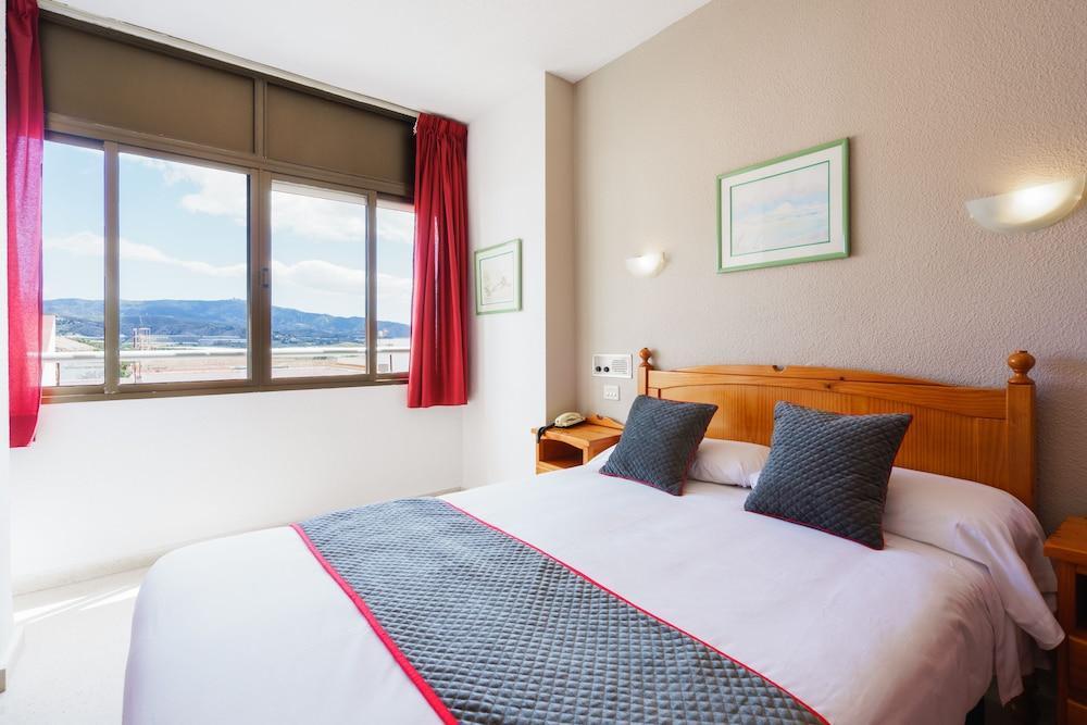 Oyo Hotel Costa Andaluza Ella Dış mekan fotoğraf