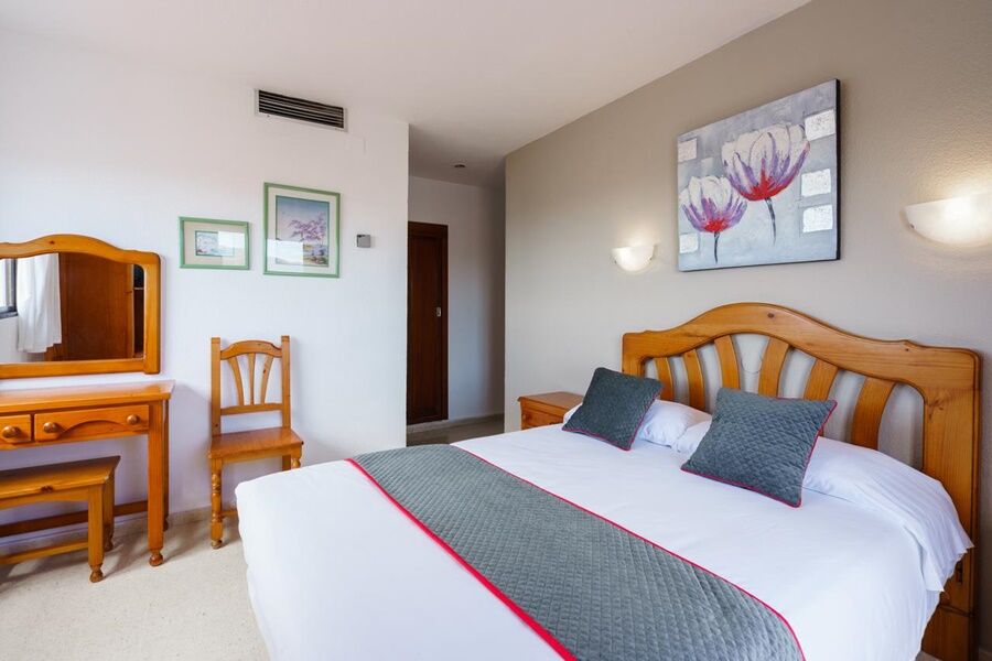 Oyo Hotel Costa Andaluza Ella Dış mekan fotoğraf