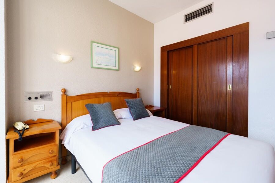 Oyo Hotel Costa Andaluza Ella Dış mekan fotoğraf