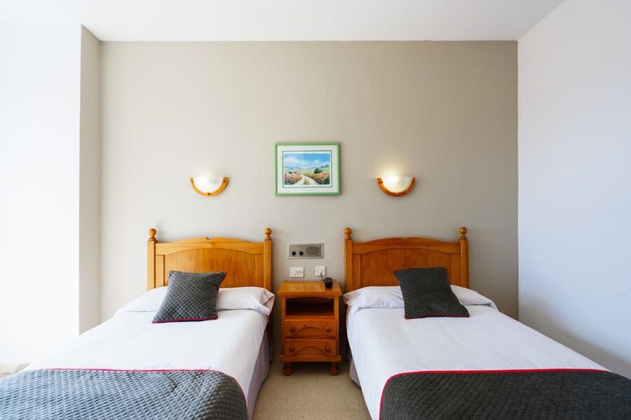 Oyo Hotel Costa Andaluza Ella Dış mekan fotoğraf