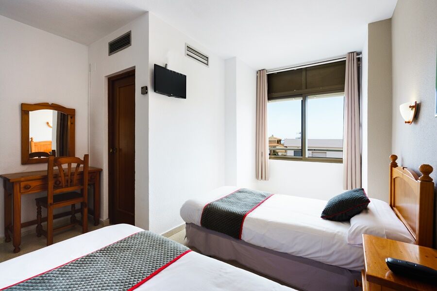 Oyo Hotel Costa Andaluza Ella Dış mekan fotoğraf